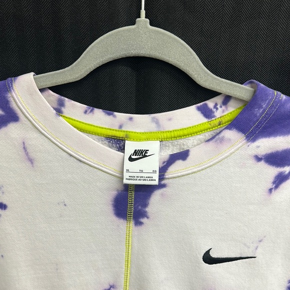Nike Purple Tie-Dye Sweatshirt - Picture 2 of 5